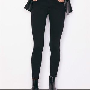 NWT Frame Le High Black Straight Leg Jeans - Size 28